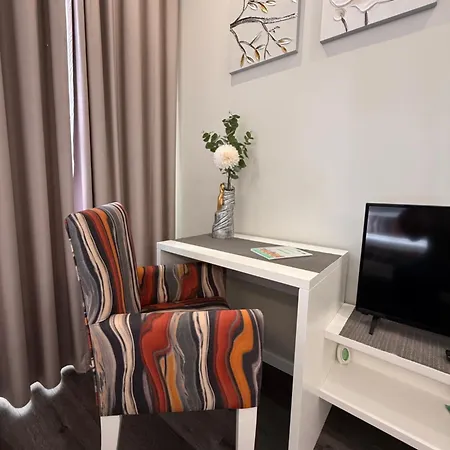 Gold Center 103 דירה פונשל