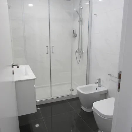 Gold Center 103 * פונשל